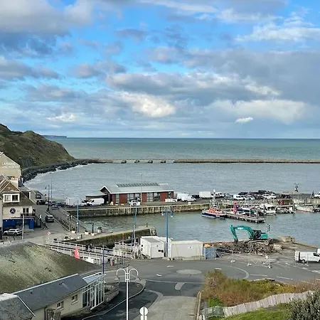 Refuge De La Tour By Melrose * Port-en-Bessin-Huppain